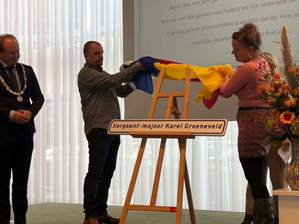 Onthulling naambord Karel