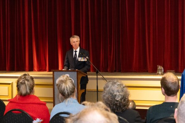 Vernoemingsceremonie Ferdinand Nieuman